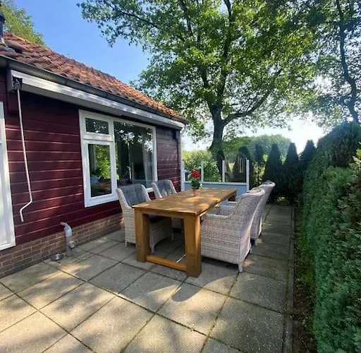 Morning Glory, Vogelzang Nyaraló